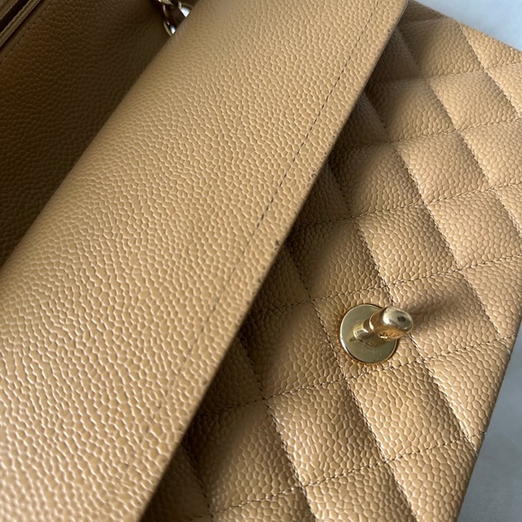 CHANEL Rare Vintage Beige Double Flap Medium - Picture 11 of 14